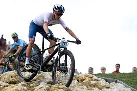 Tom Pidcock feiert starkes Comeback im Mountainbike-Weltcup und gewinnt erneut